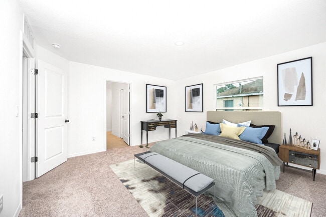 Photo - 979 Sanger St