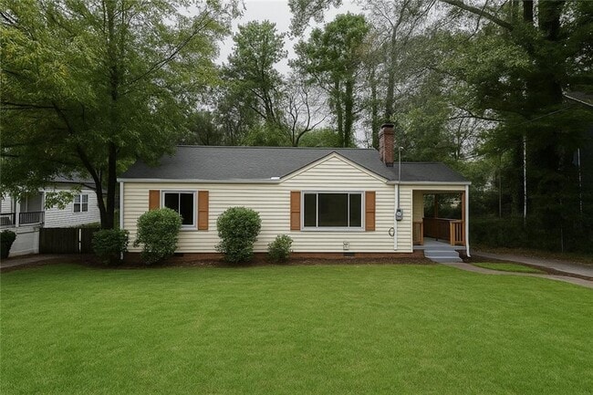 Building Photo - 1123 Graymont Dr SW