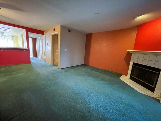 Photo - Spacious tri-level townhome in the heart of Hayward