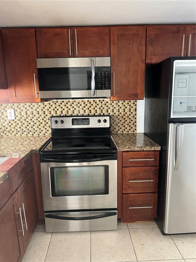 Photo - 16465 NE 22nd Ave Unit 204