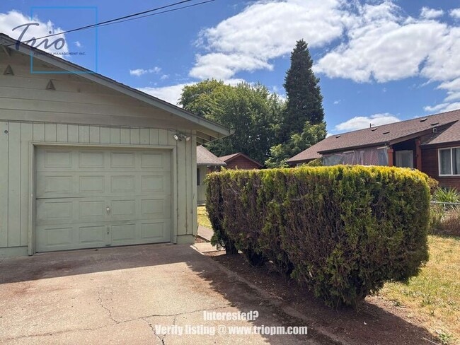 Photo - 490 Macy St