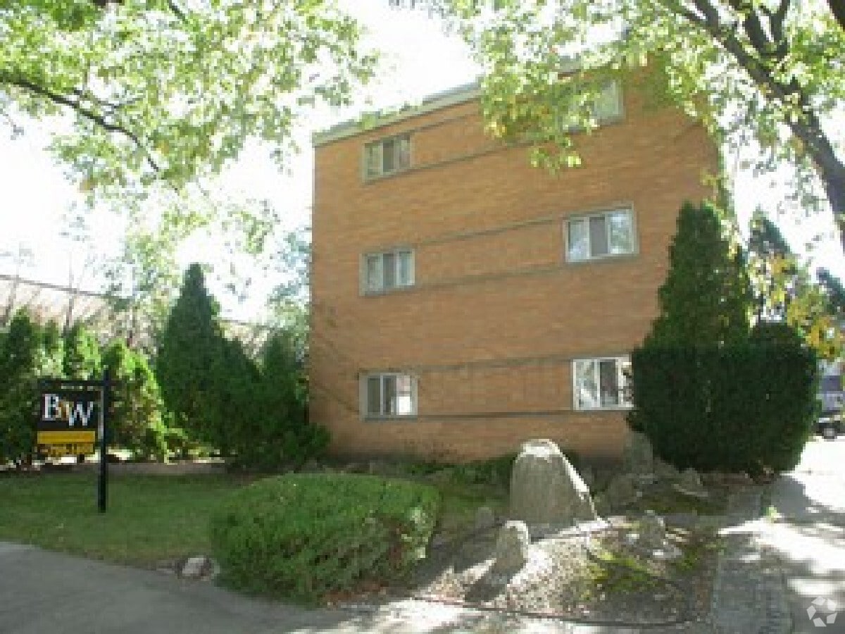 Photo - 2640 Flossmoor Rd Apartments