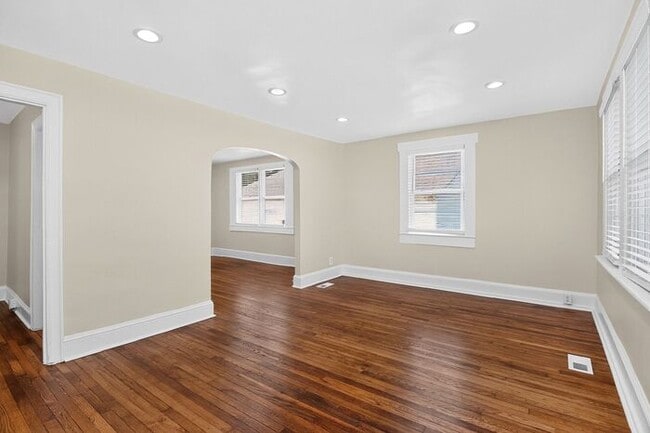 Photo - Charming 2BD/1BA Home Near Lakewood Park!