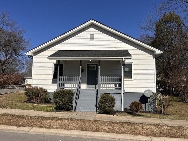 Building Photo - 402 Parker Ave