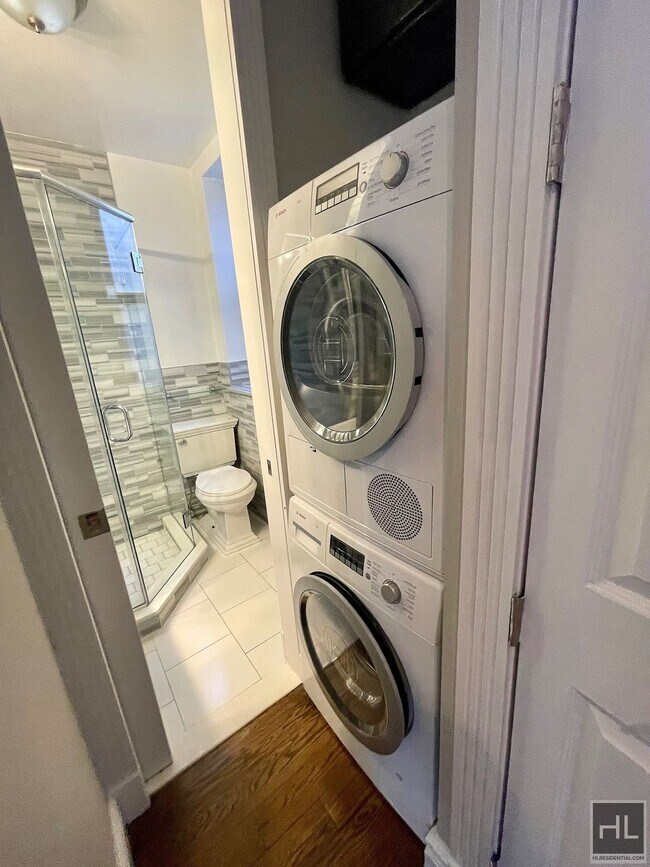 Photo - East 18th Street Unidad C4