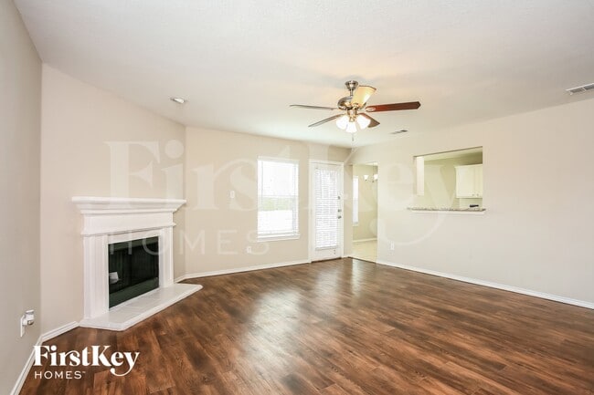 Photo - 225 Grant Dr