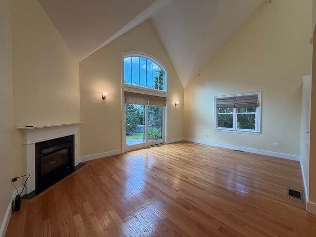 38 Courtyard Pl