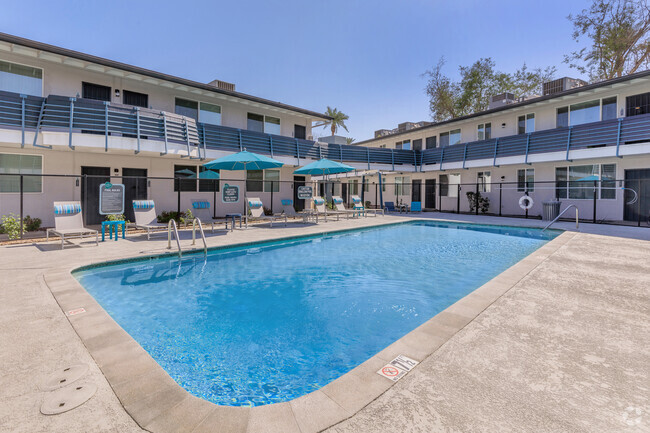 Pool - Ellis Midtown Rental