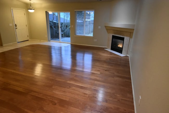 Photo - 13420 Des Moines Memorial Dr S