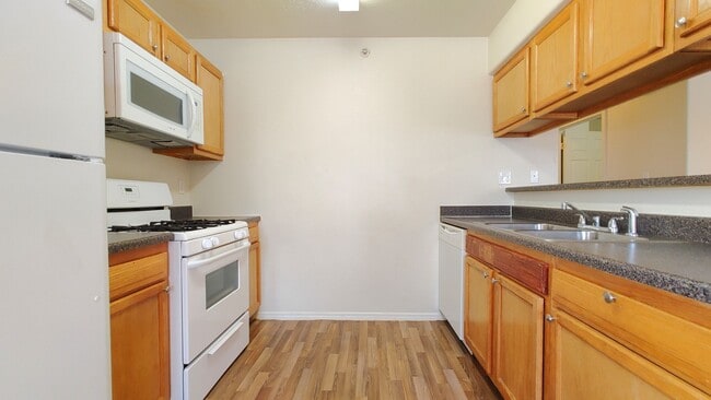 Photo - 509 Valencia Dr SE Unit 4