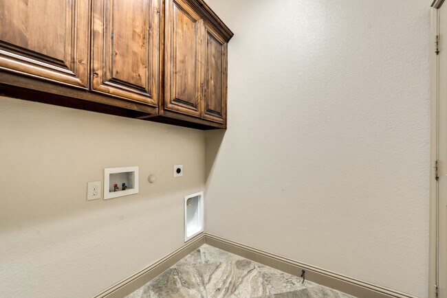 Photo - 402 Bentley Dr