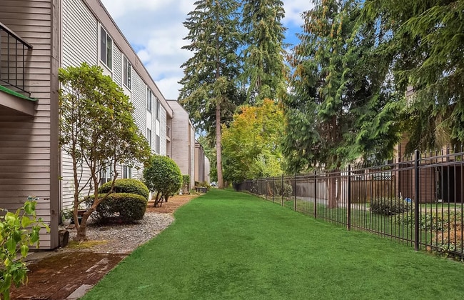 Building Photo - 14605 NE 34th St Unit H-16 Rental