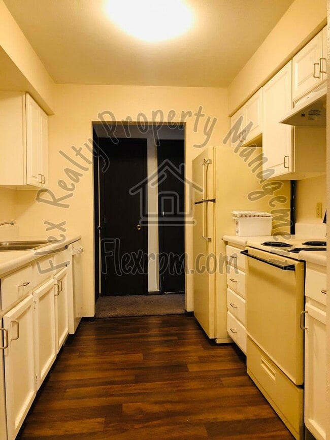 Photo - 3353 W Laskey Rd Apartment Unit 3
