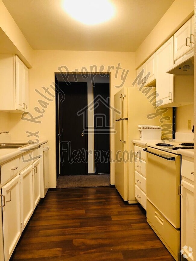 Building Photo - 3353 W Laskey Rd Unit 3 Rental