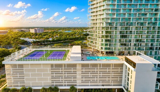 2000 Metropica Wy Unit 2208