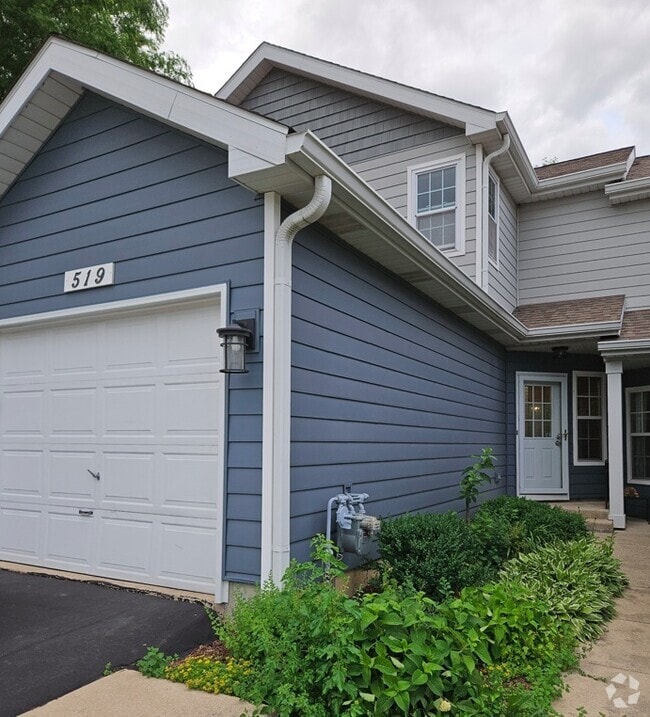 Building Photo - 519 Woodcrest Dr Rental