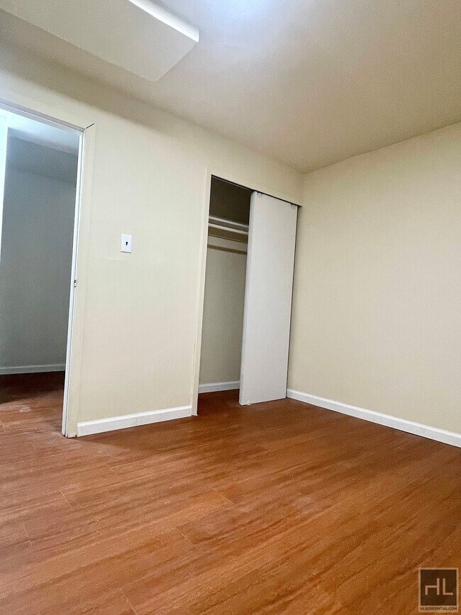 Photo - 2 Bedroom with backyard in Corona Queens Unidad 1R