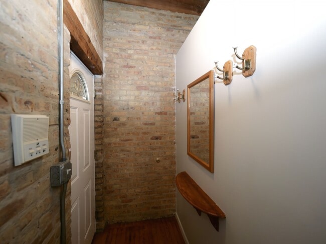 Photo - 2849 W Belmont Ave Unit 2R