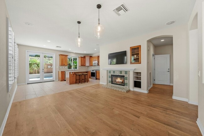 Building Photo - 1589 Turquoise Dr