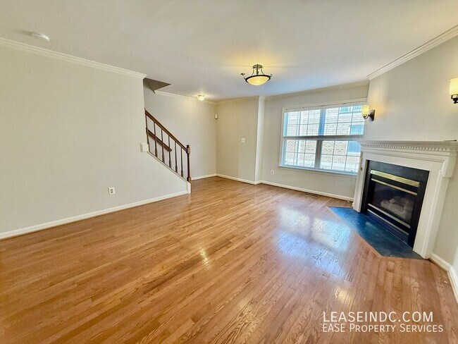 Photo - 3044 S Glebe Rd