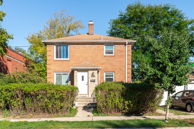 Building Photo - 209 Kedzie St Unit Apartment #2