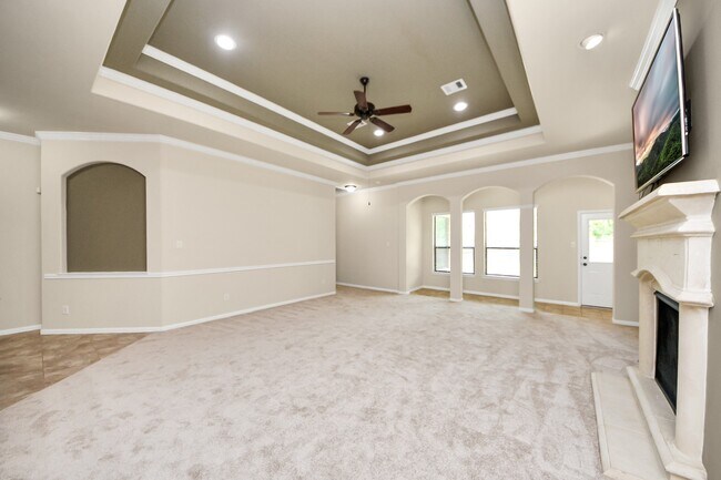 Building Photo - 11010 Via Capri Ct