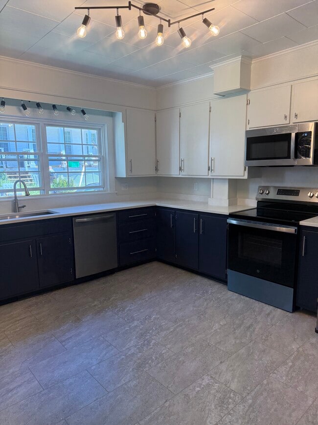 Building Photo - 88 Broadway Unit 88 Broadway Rental