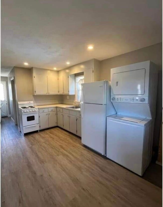 The picture does not show the entire room - 34 Armory St Unit BUNGALOW