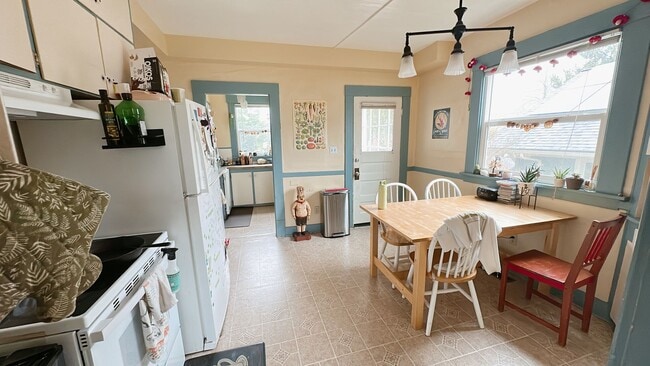 Photo - PRELEASE:  4+bdrm/1bath near WWU + Sehome Hill