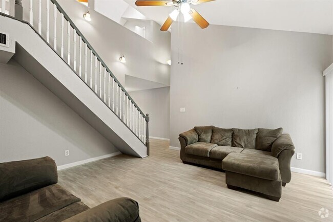 Building Photo - 10811 Richmond Ave. Unit 12 Rental