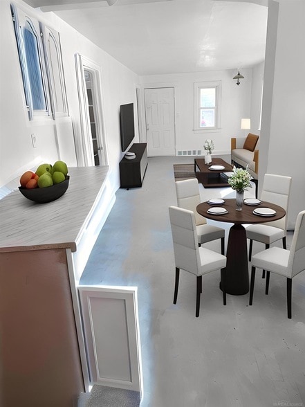 Photo - 836 Victoria Ave