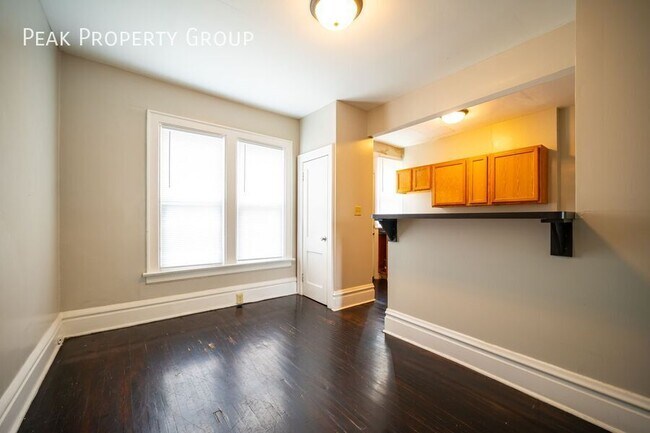 Photo - 1480 Summit St