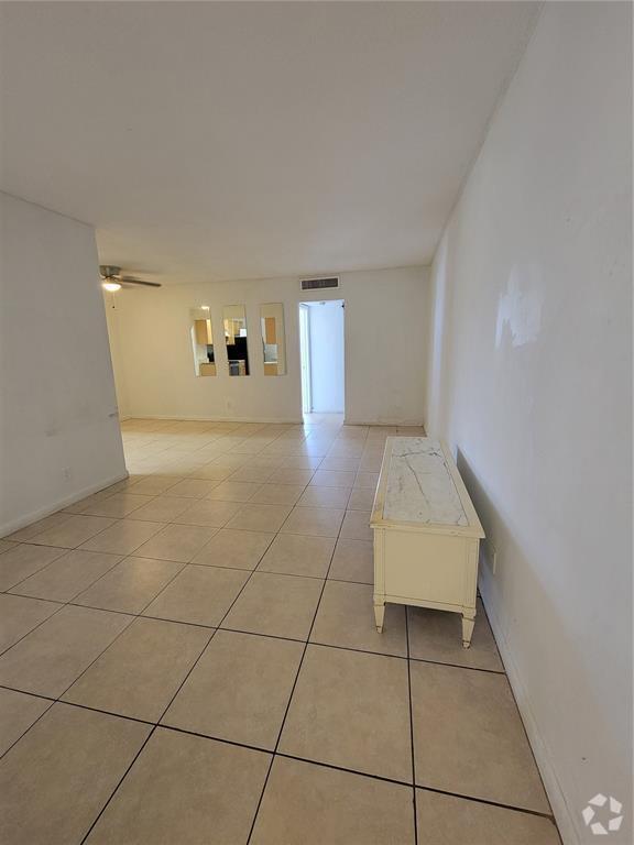 Building Photo - 1100 NE 1st Ct Unit 302 Rental