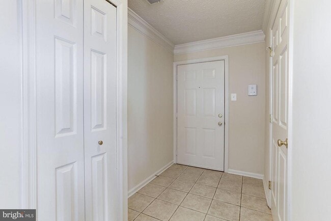 Building Photo - 2045 Hunting Ridge Dr Rental