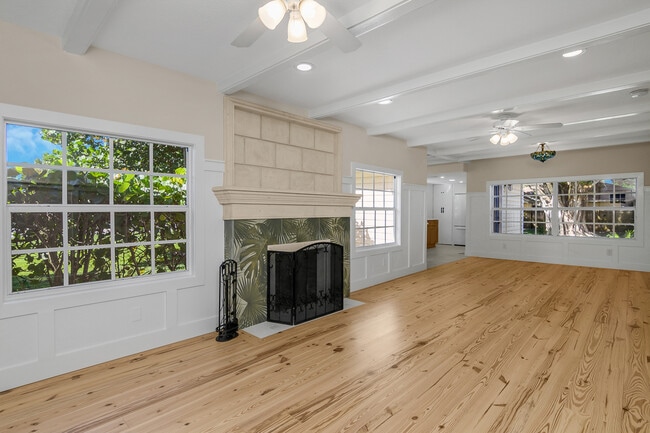 Photo - 27748 Pullen Ave