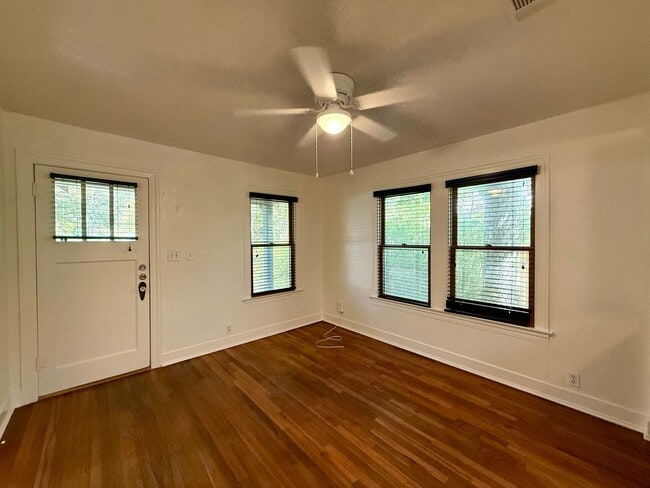 Photo - 4709 Avenue H