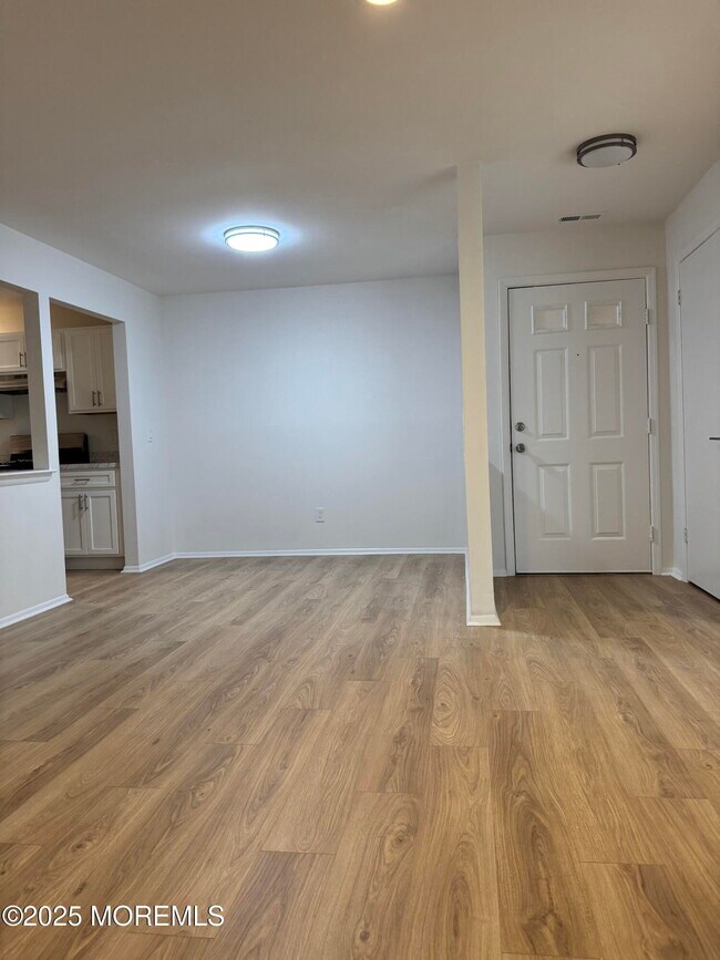 Photo - 709 Zlotkin Cir Unit 5