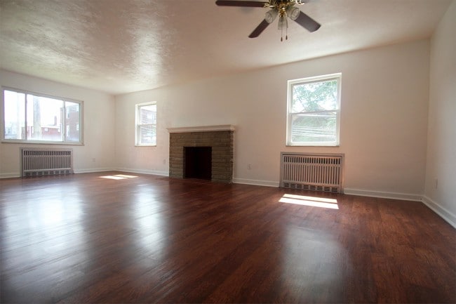 Photo - 101 Marion Ave Unit Apt 1