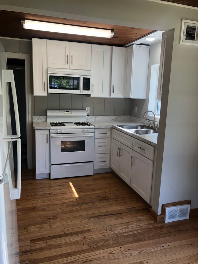 Photo - 317 N La Londe Ave