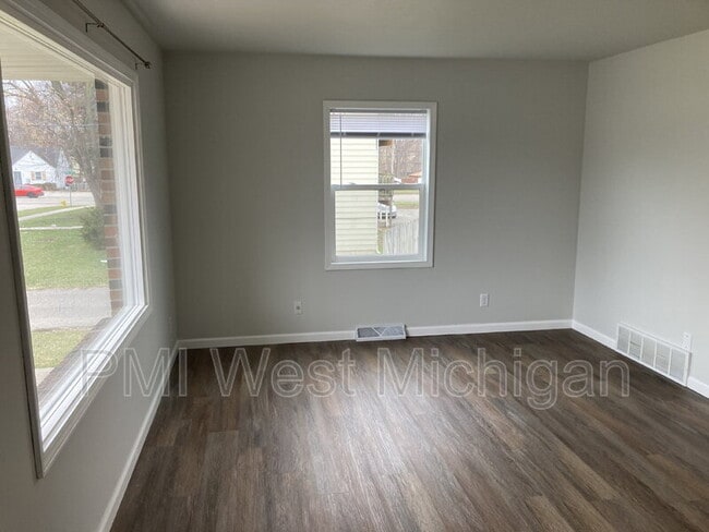 Photo - 2359 Barberry Dr SW