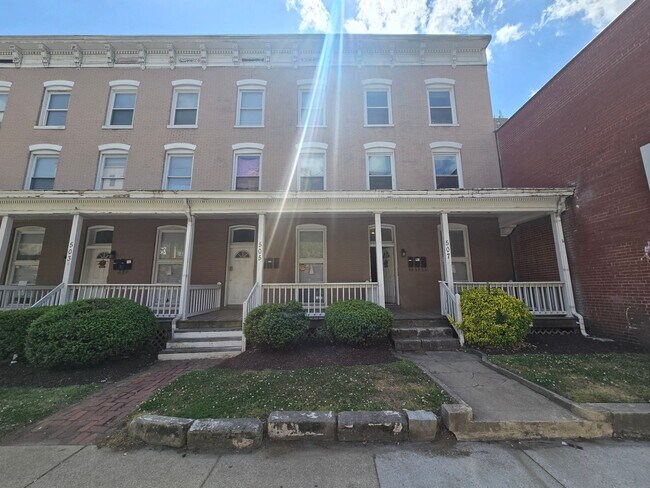 Photo - 505 W Grace St Unit A