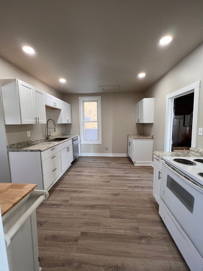 Photo - Large renovated house