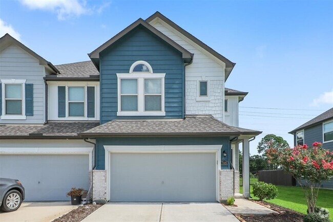 Building Photo - 7325 Hinsdale Dr Rental