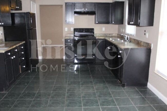 Photo - 1654 Beckenbauer Ln