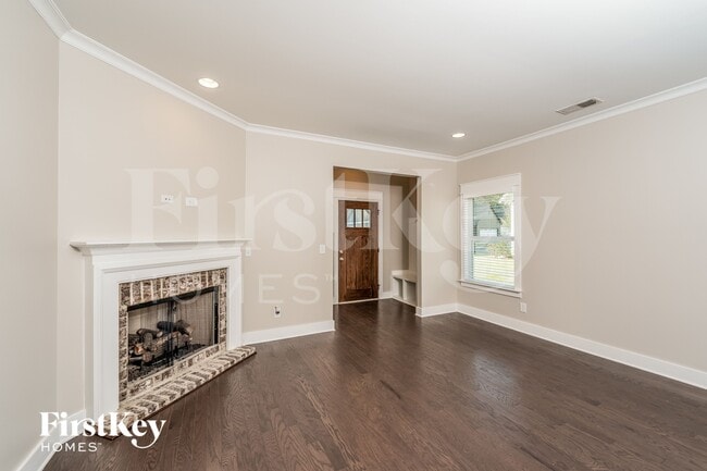 Photo - 1300 Shades Terrace
