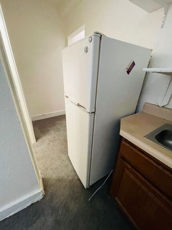 Photo - 604 W Maple Ave