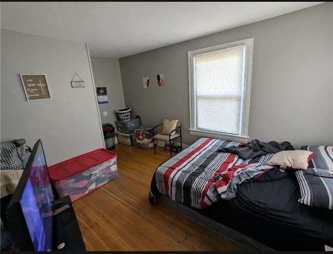 Building Photo - 197 Brooks Ave