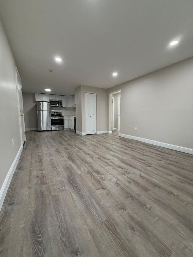 Photo - Fully Renovated 2 Bed with Heat, Hot Water and gas for cooking included Unit 8