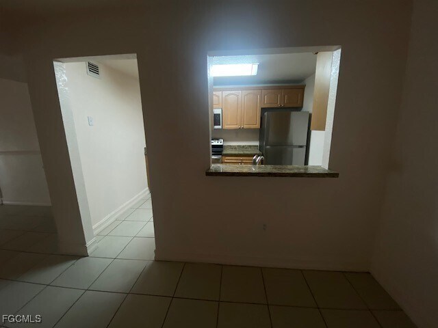 Building Photo - 12648 Kenwood Ln Unit B