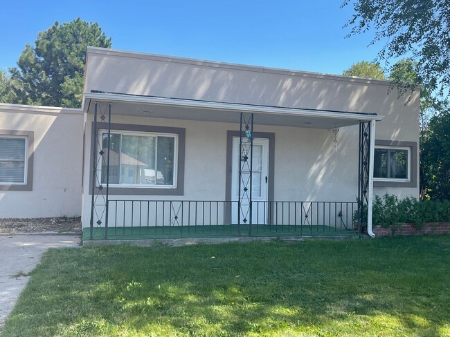 Building Photo - 3-Bedroom 1-Bath Rental